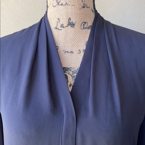 Tahari top - Picture 3 of 9